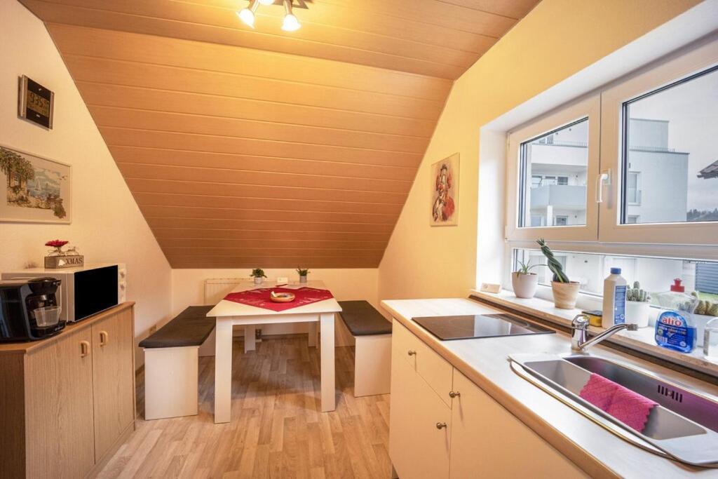 Ferienwohnung Im Gruenen, 10 Km Rv, 30 Km Bodensee, Kueche Bad Balkon Wolpertswende Exterior foto